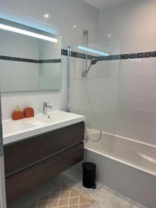 Maison Neuve De Standing 150 M2 Croix-Chapeau Екстер'єр фото